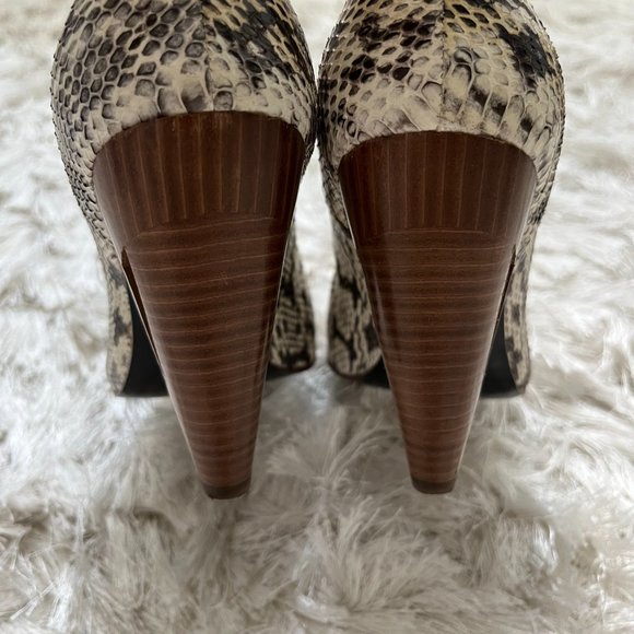 Modern Vintage "Raphie" Sz 8 Leather Heels - Picture 4 of 10